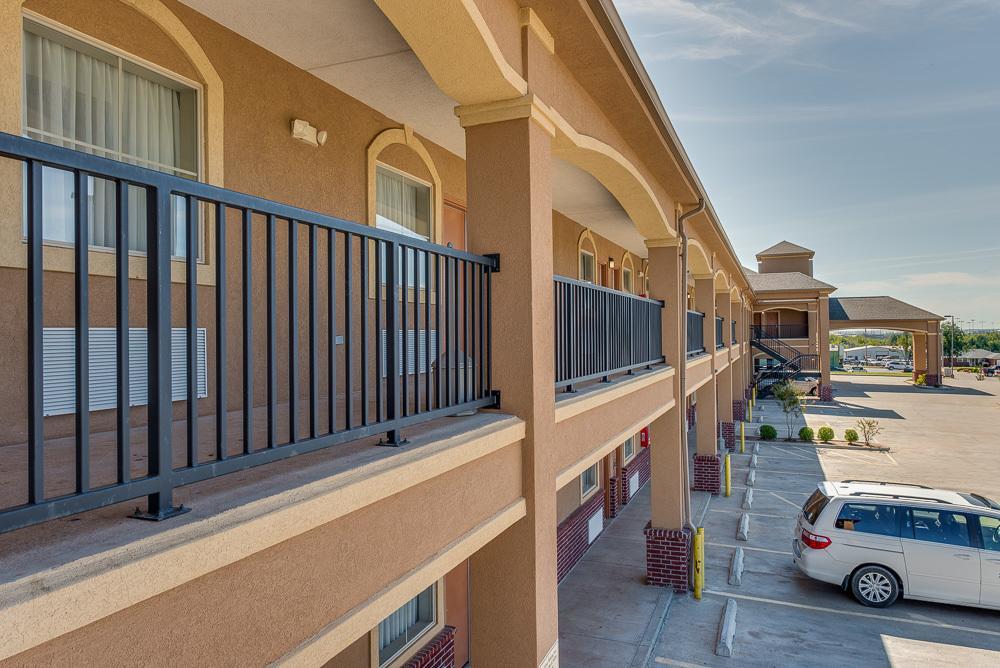 Executive Inn & Suites Cushing Buitenkant foto